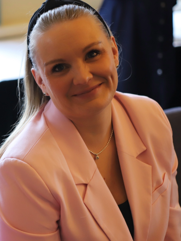 <strong>Heidi</strong>